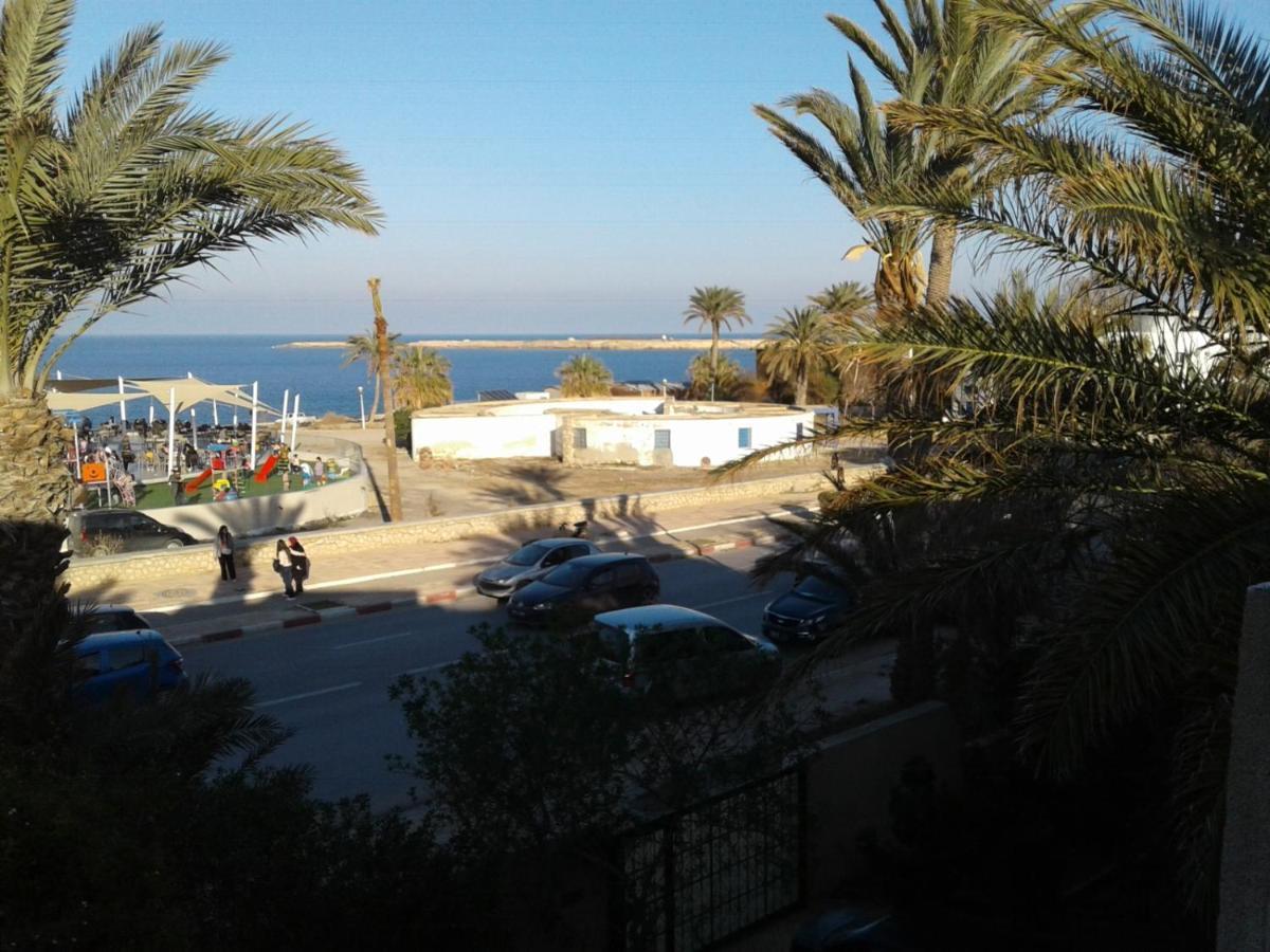 Duplex Pied Dans L'Eau Avec Magnifique Vue Sur Mer โมนาสตีร์ ภายนอก รูปภาพ